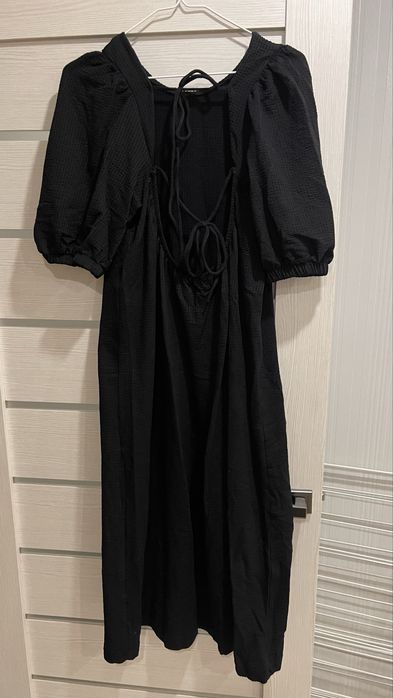 Чорна міді сукня, плаття hm М з відкритою спиною - на свято, заручини