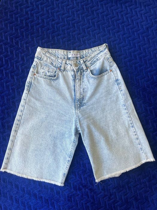 Світлі джинсові шорти