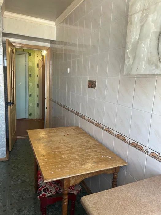 Продам гарну трикімнатну квартиру р-н Ковалівка.