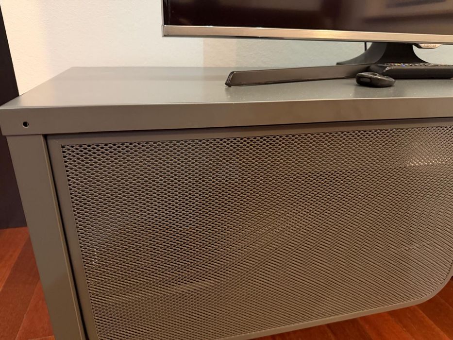 Szafka pod telewizor szara metalowa