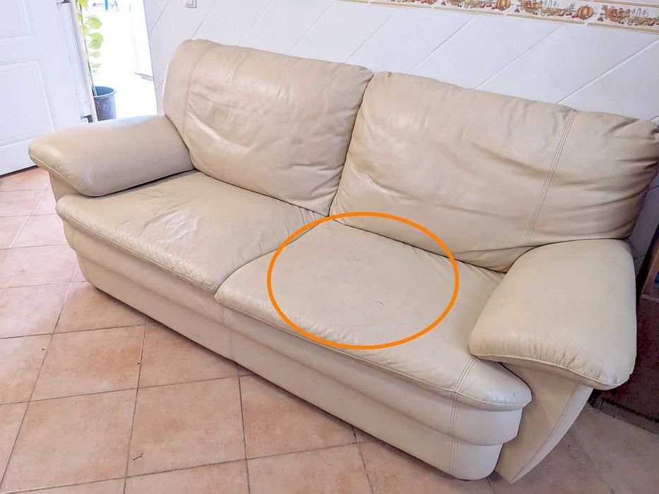 Sofá de pele em estado bastante razoável