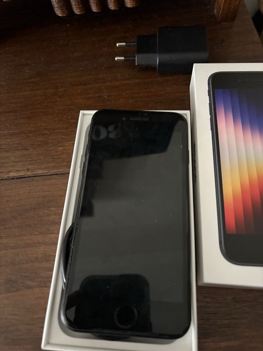 Iphone SE 256gb a bom preço com assecórios extra
