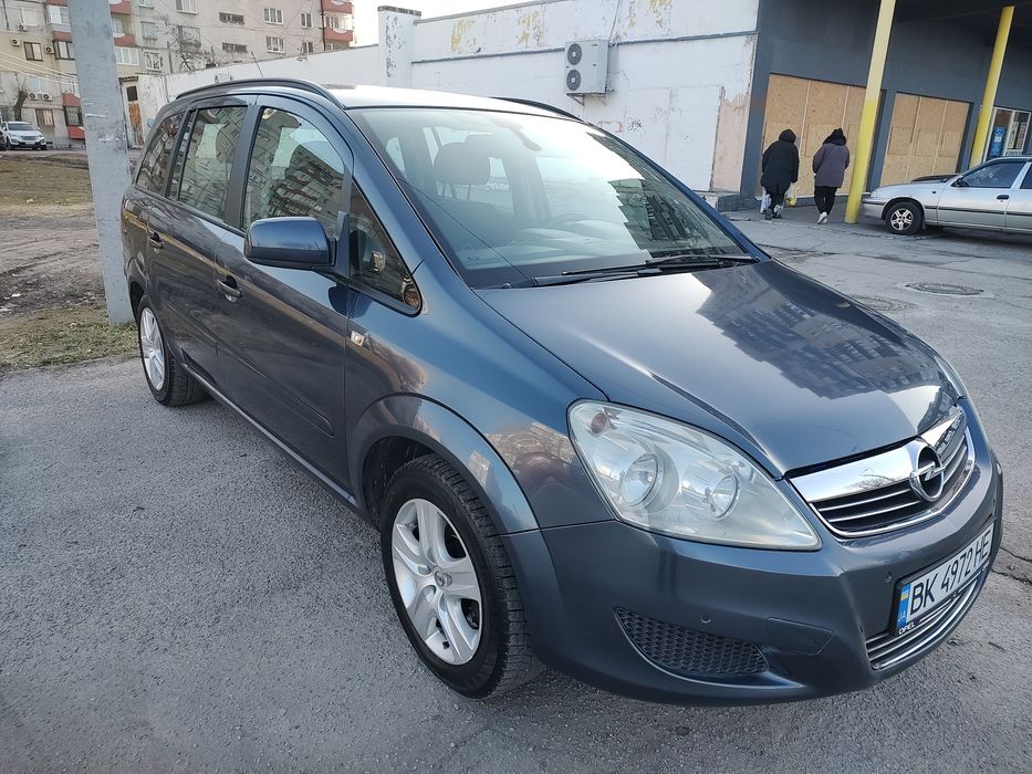 Opel Zafira 1.7 дизель 7 мест