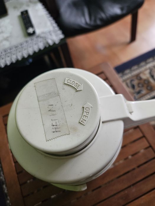 Termos z pompką z PRL 2 szt. poj.2l. cena za 1 szt.