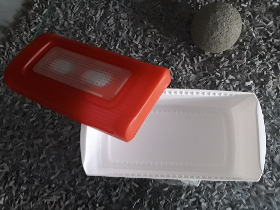 New Tupperware Bread Box434038880778987522