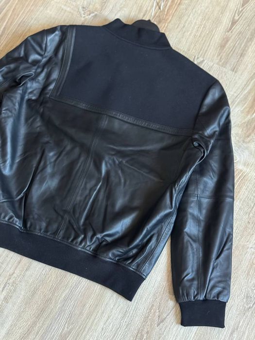 Кожаная куртка Emporio Armani бомбер