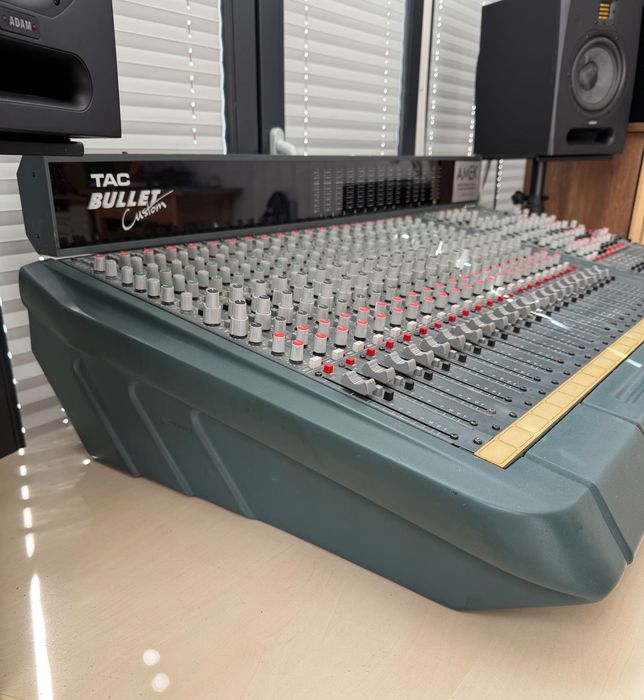 Konsoleta analogowa  Tac Bullet Custom AMEK 24 (jak Neve)