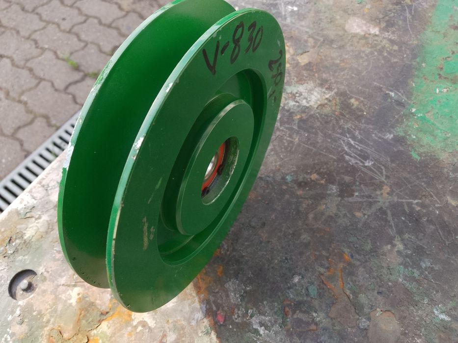 Koło napinające pasek sieczkarni,rozdrabniacza słomy
