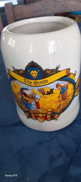 Caneca de cerveja tipo alemã.