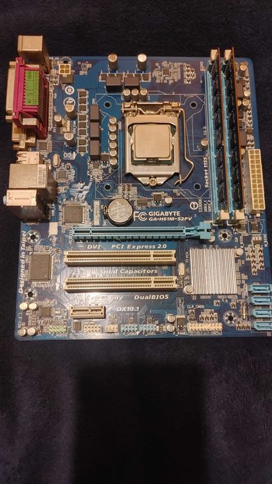 Материнская плата Gigabyte GA-H61M-S2PV с памятью и процессором