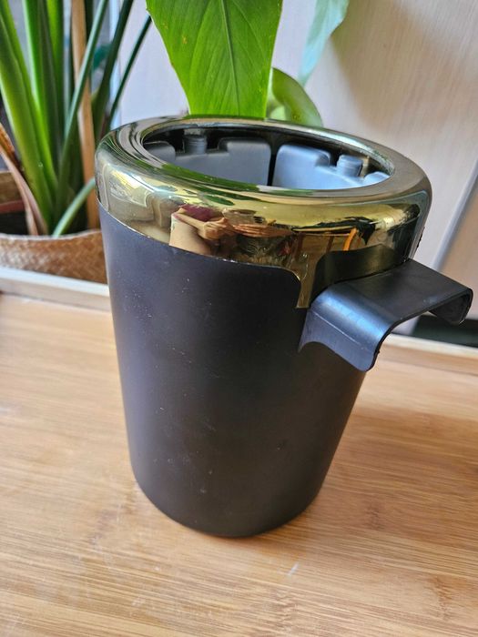 Cooler do wina z wkładami