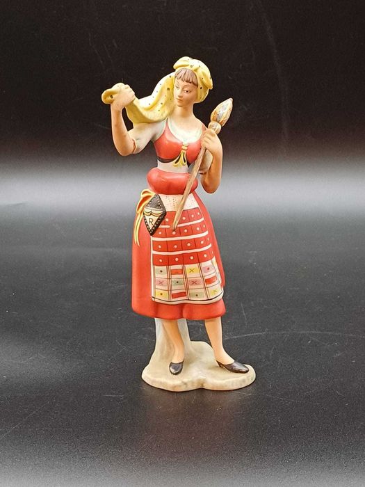 Esculturas das Regiões de Portugal da Vista Alegre