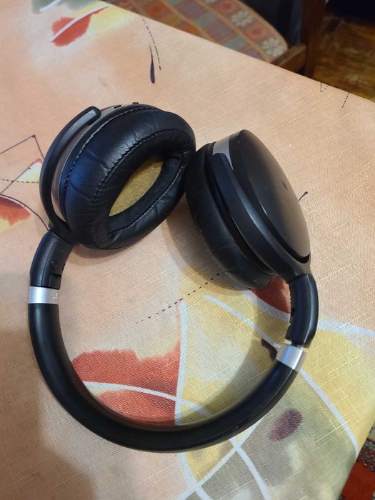 Продаю навушники  Beats Solo 3, Sennheiser 4.40 BT