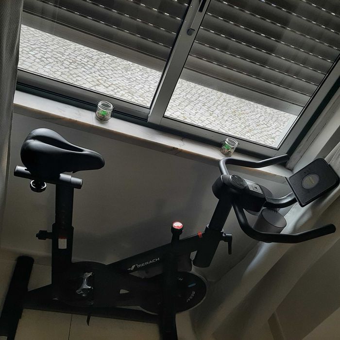 Bicicleta Estatica Merach nova 1 mês de uso