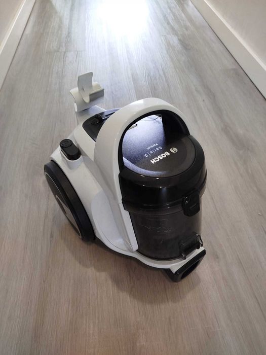 Aspirador sem Saco BOSCH Série 2 Parquet