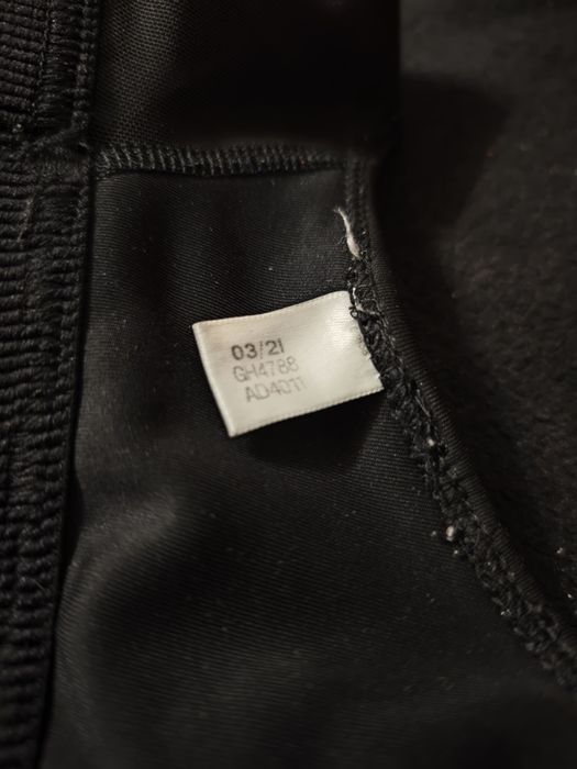 Спортивний топ Adidas, розмір M