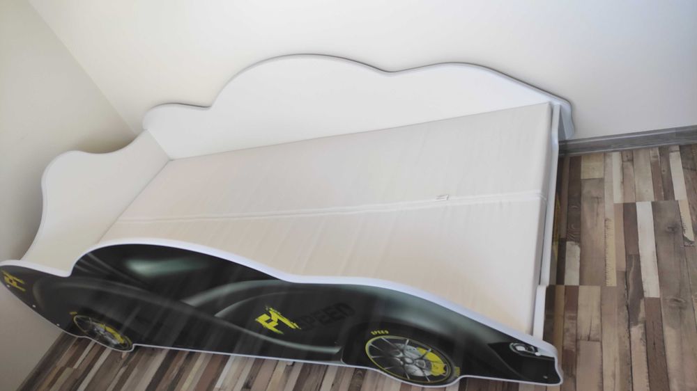 Łóżko pojedyncze auto