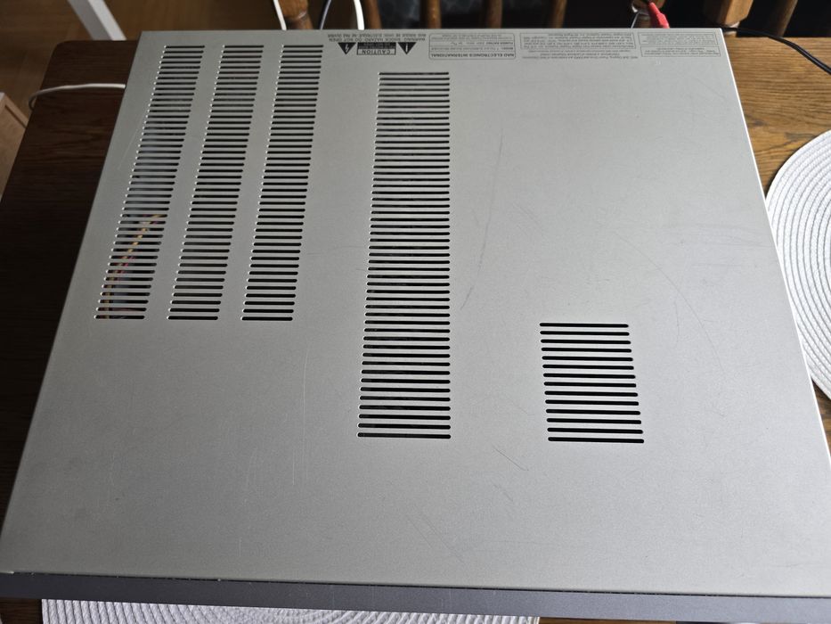 Amplituner kina domowego NAD T 753