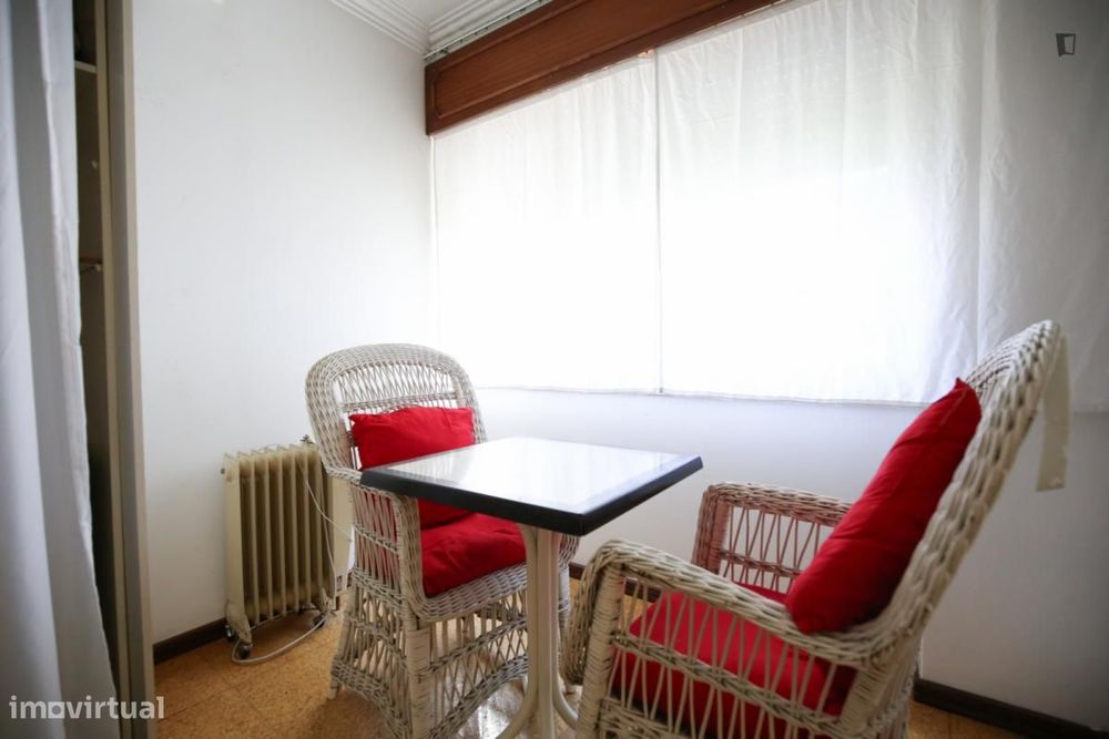 Quarto - localizado em Benfica Lisbon