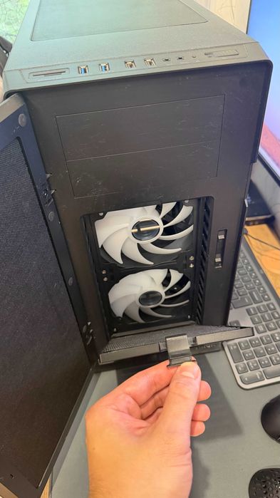 ПК в ідеальному стані (Asus TUF Gaming B560-Plus, Intel i5-11400, G.Skill 16gb, Aerocool Strike-X 800W)