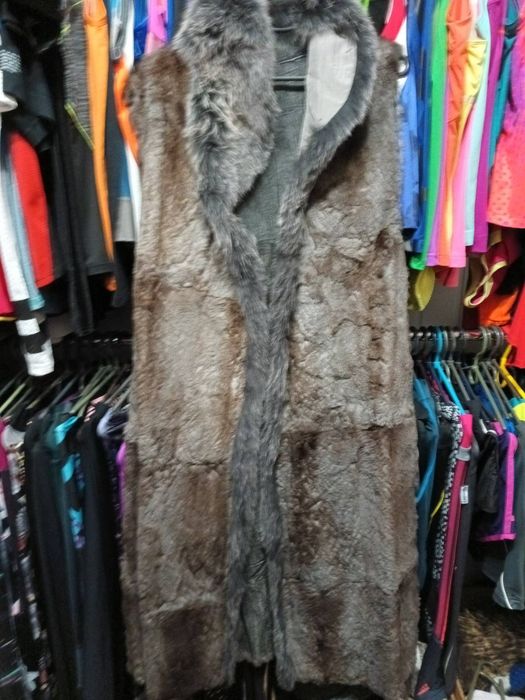 Безрукавка з кролика довга