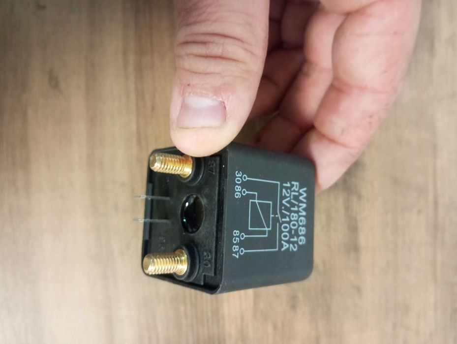 Relé universal WM686