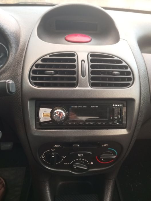 Peugeot 206 1.1 Sinistrado