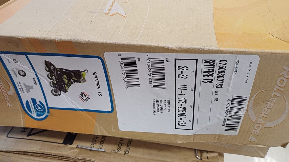 Дитячі ролики Rollerblade Spitfire TS розмір 28-32 + комплект захисту