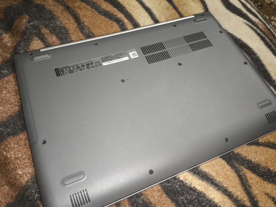 Ноутбук Lenovo В новому стані
