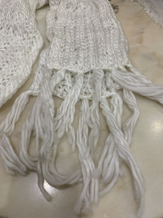 Cachecol branco fofo grosso de inverno com franjas