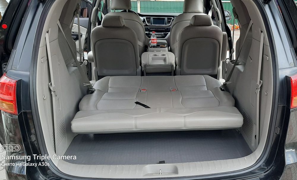 Продам KIA Carnival