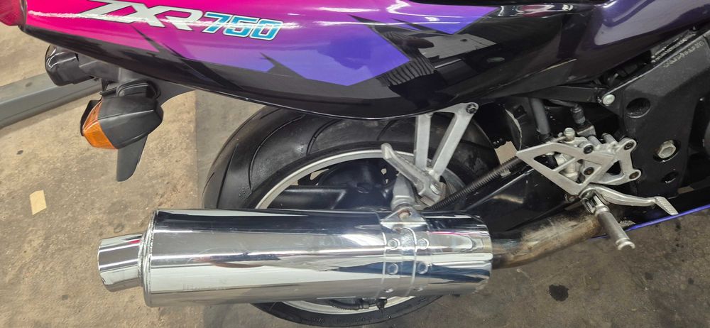 Kawasaki zxr 750 L