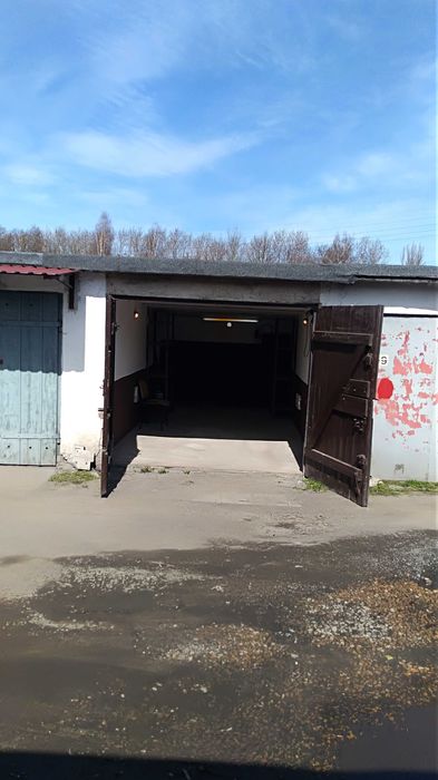 Garaż Niwka ul.W.Polskiego ,18m2 duży  prąd oświetlenie