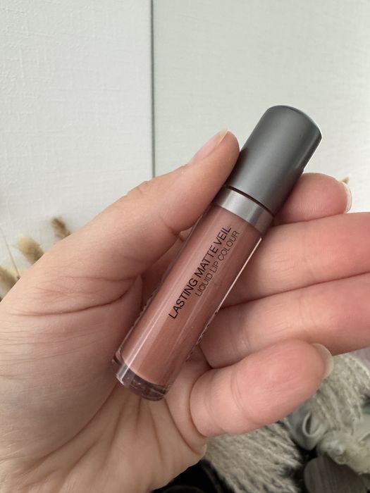 Рідка помада kiko матовий блиск для губ kiko коричнева помада матова