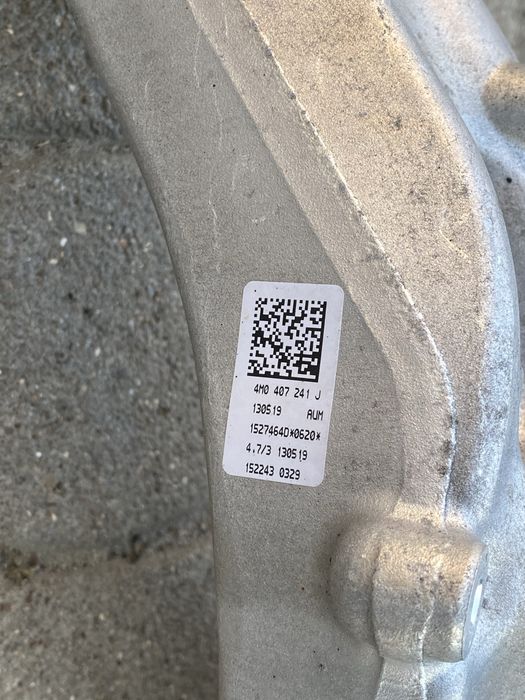 Цапфа ліва поворотний кулак audi q7 4m q8 3.0 передня