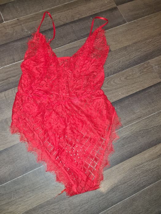 Nowe Body koronkowe czerwone  XL