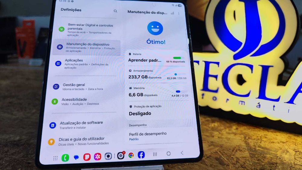 Samsung Galaxy Z Fold 4 – 12GB / 256GB – Como Novo