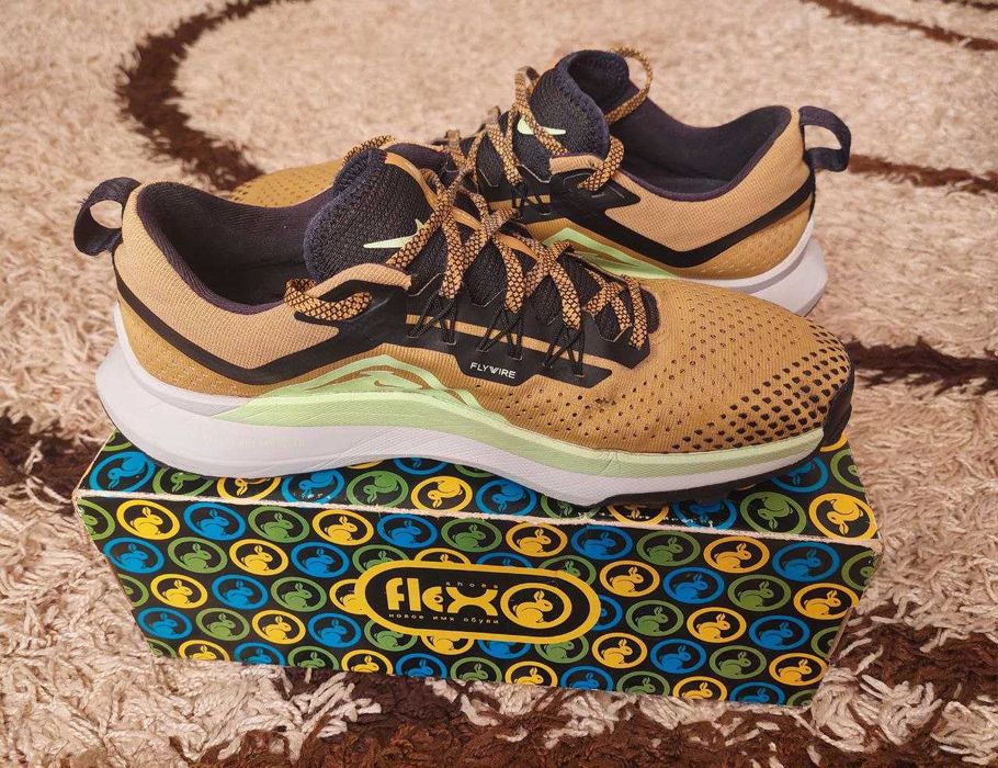 Кроссовки NIKE REACT PEGASUS TRAIL 4 BEIGE DX8960-700 оригинал