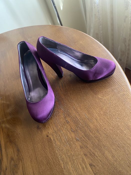 Sapatos de cetim roxos n.38