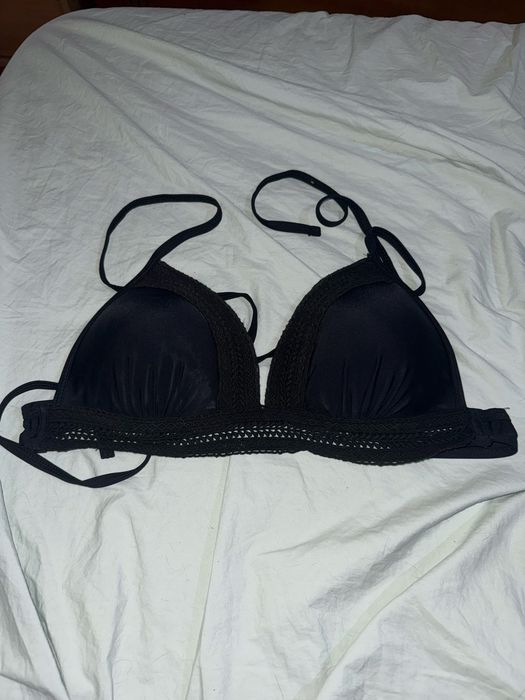 Top bikini preto com renda da sweet secret