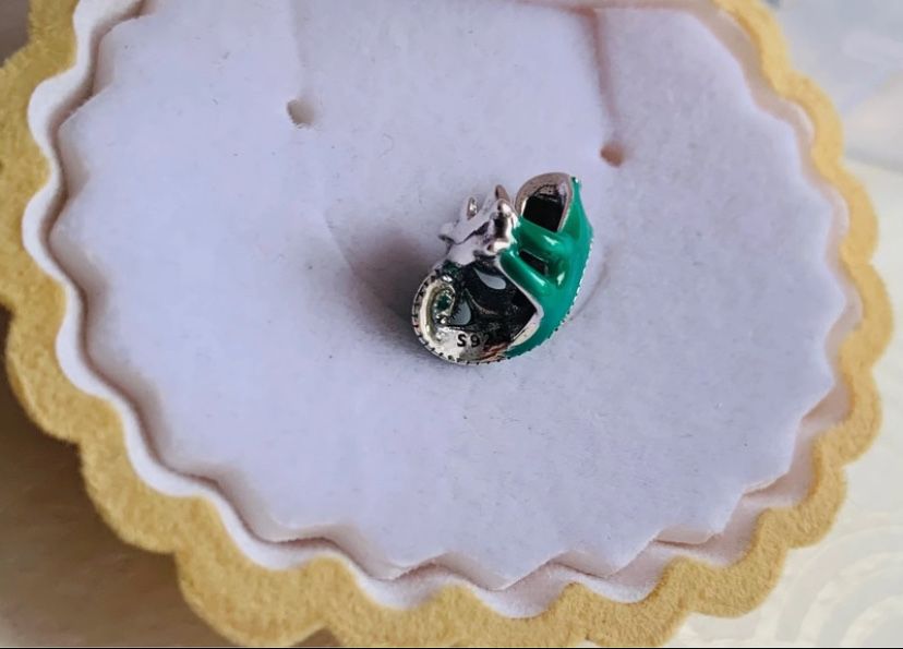 Charms kameleon z bajki Zaplątani