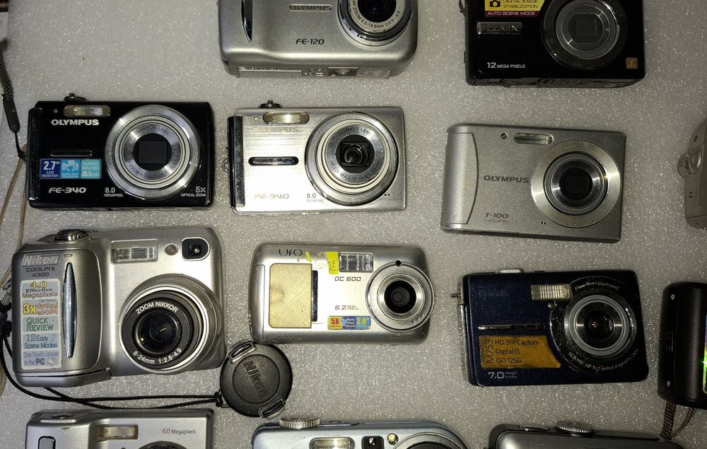 Лот цифрових фотоапаратів 18 шт. (Olympus, Nikon, Sony, Pentax) — на запчастини