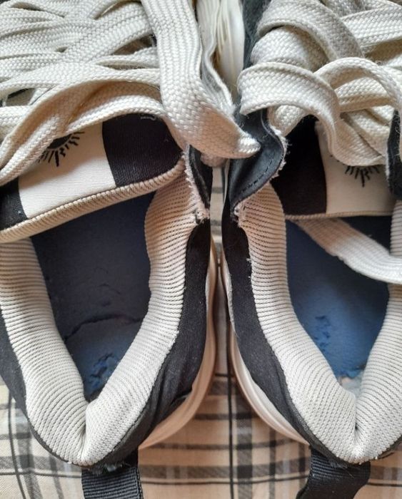 Чёрные кроссовки Skechers