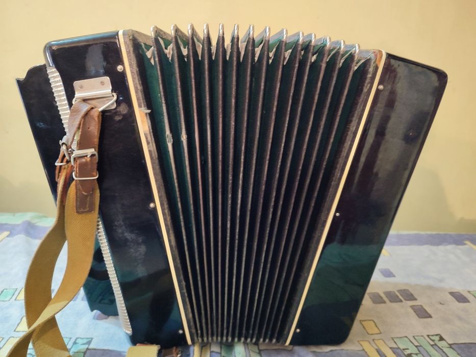 Продам баян у хорошому стані