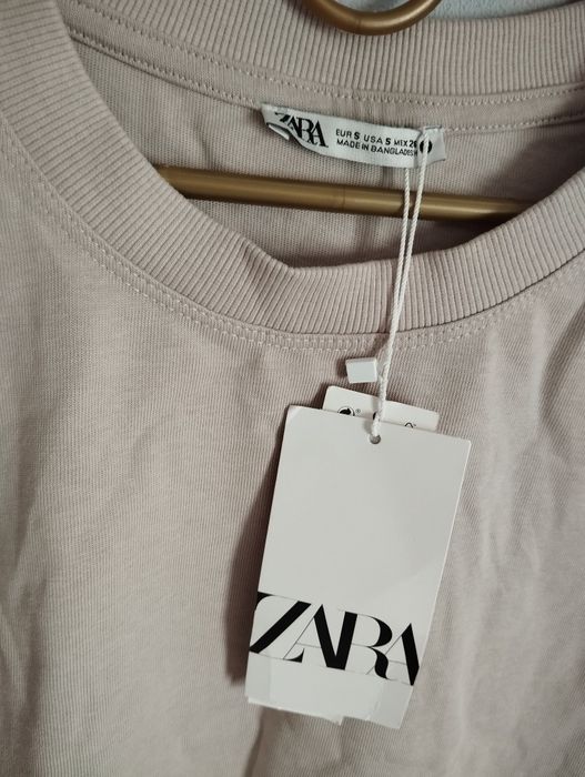 Вкорочена бежева футболка Zara