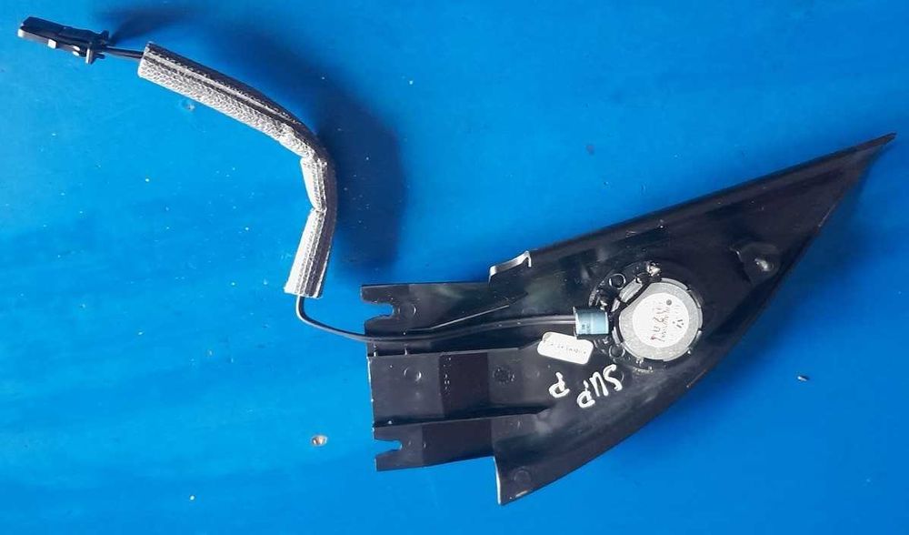 Głośnik wysokotonowy z drzwi trójkąt Vw Golf mk4 iv IV Passat B5 FL