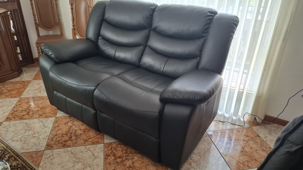 Sofá com elevador pernas eléctrico.