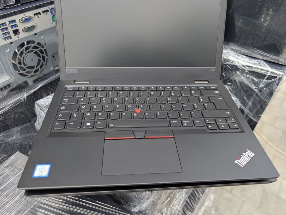 Чотириядерні ноутбуки  Lenovo ThinkPad L380  Є кількість
