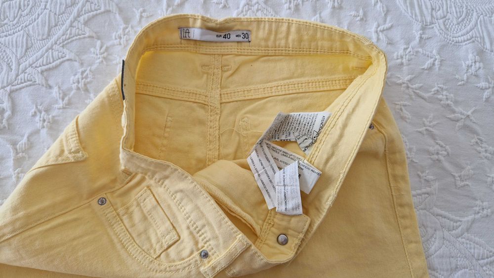 Calças de ganga amarelo canário, Lefties, tamanho 38