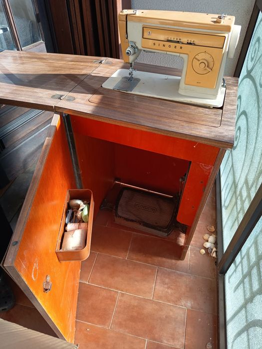 Máquina de costura Singer modelo 807